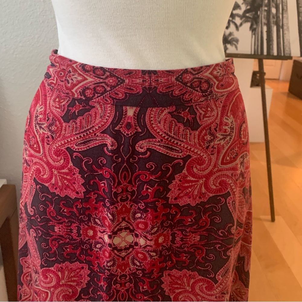 Free People „At the Shore“ boho midi A-line skirt. Red and pink tones; paisley - Picture 6 of 8